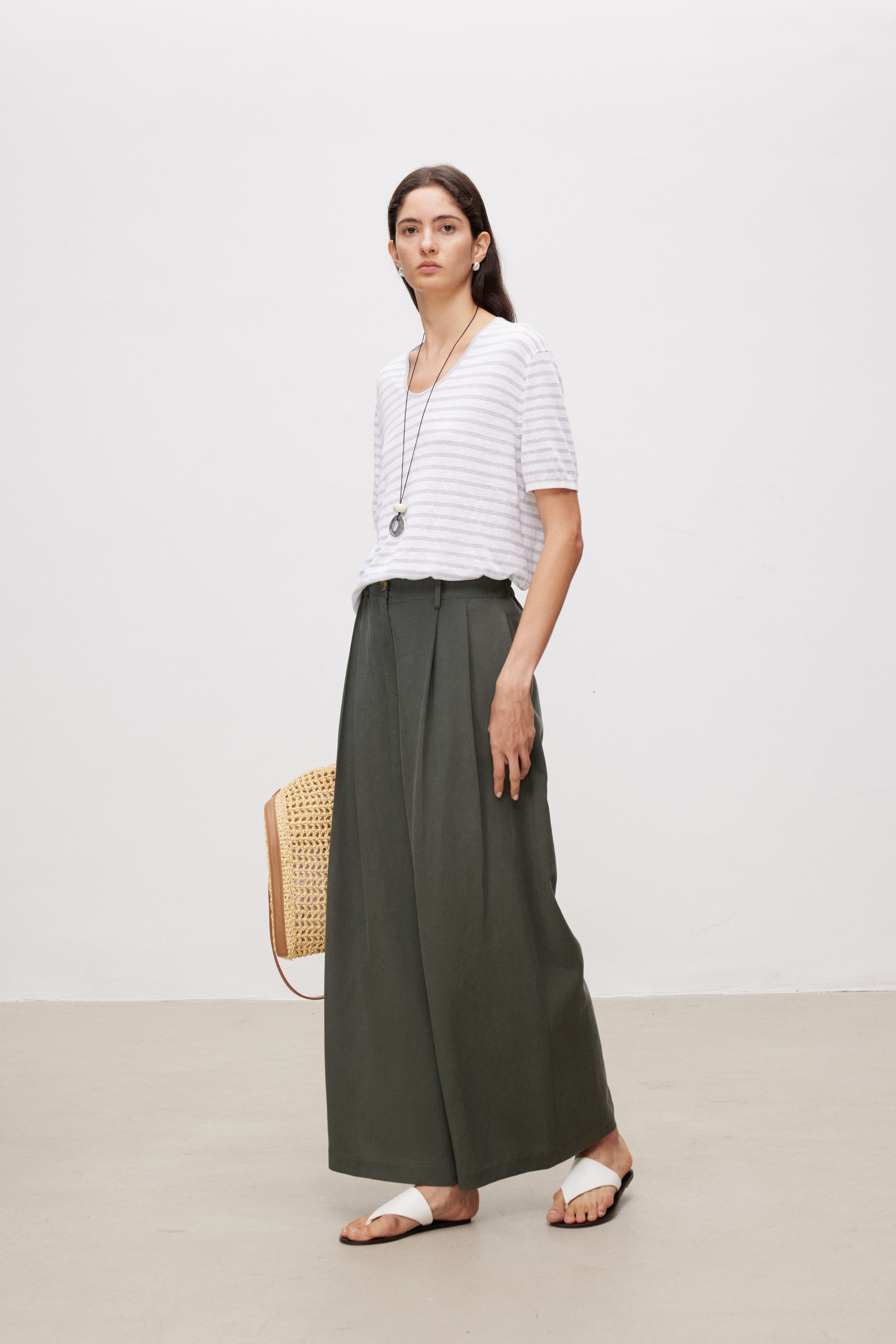 Relaxed Cropped Lyocell Linen Trousers