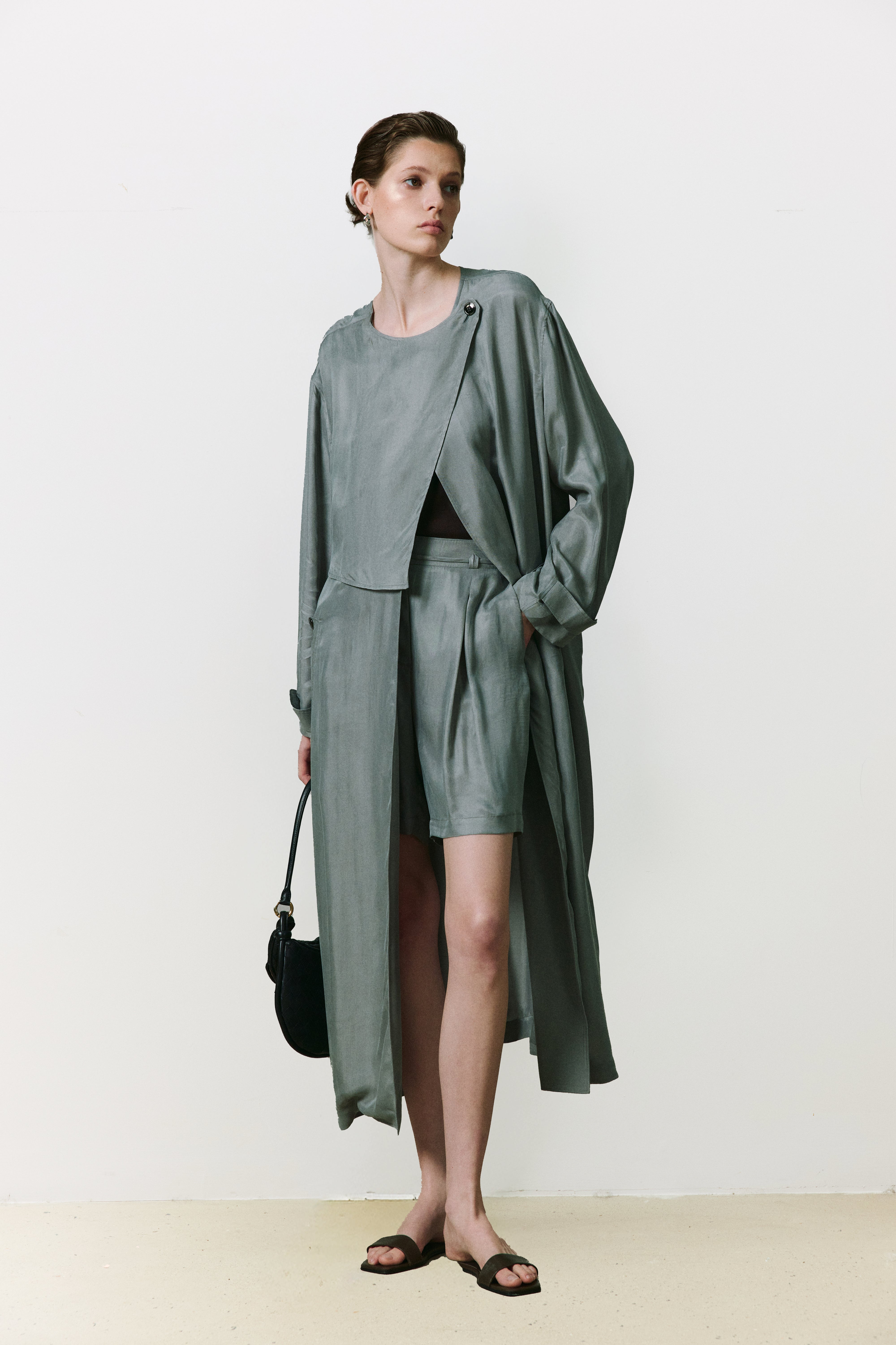 Relaxed Lightweight Cupro Fluid Trench