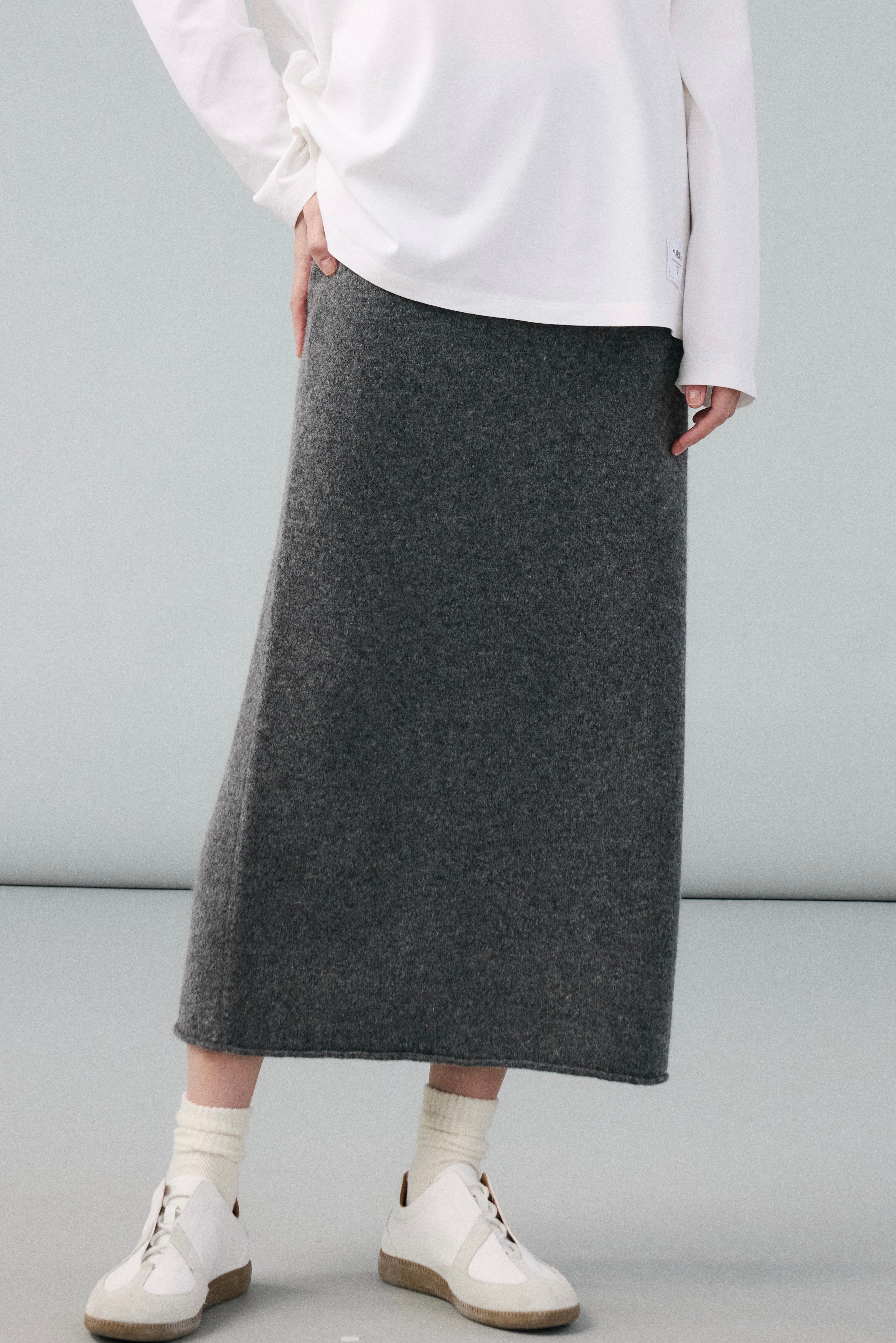 Premium Yak Wool Straight-Cut Knit Skirt with Back Slit