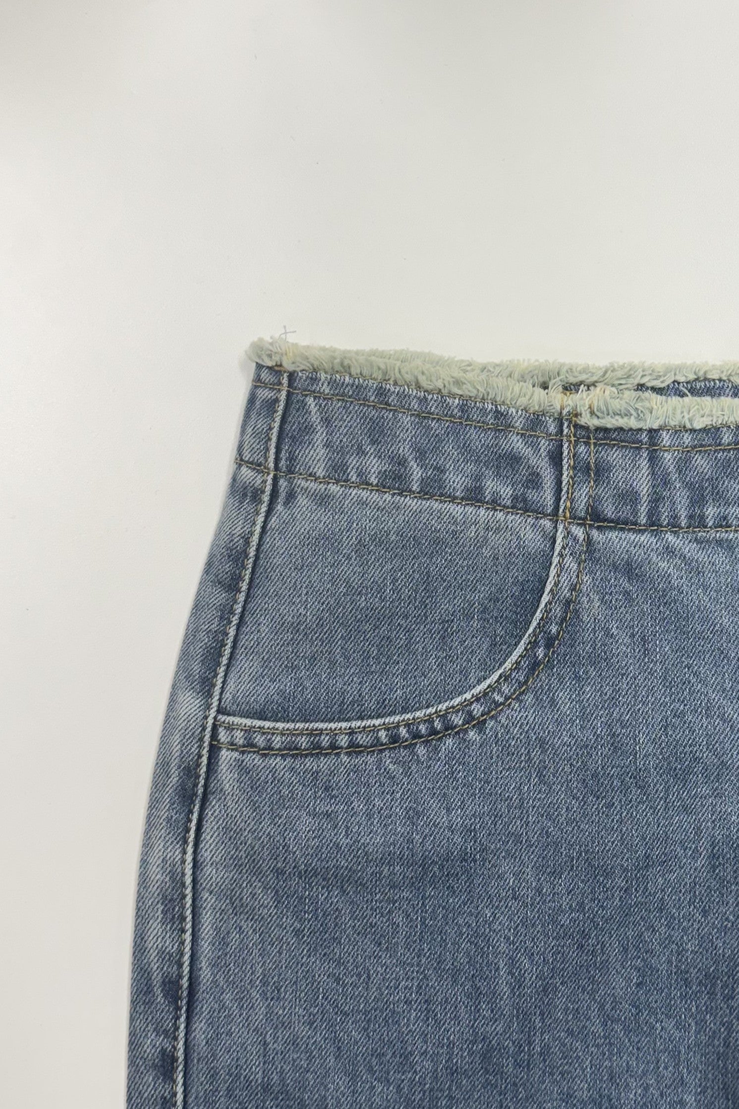 Tailored Straight-Leg Jeans with Frayed Hem