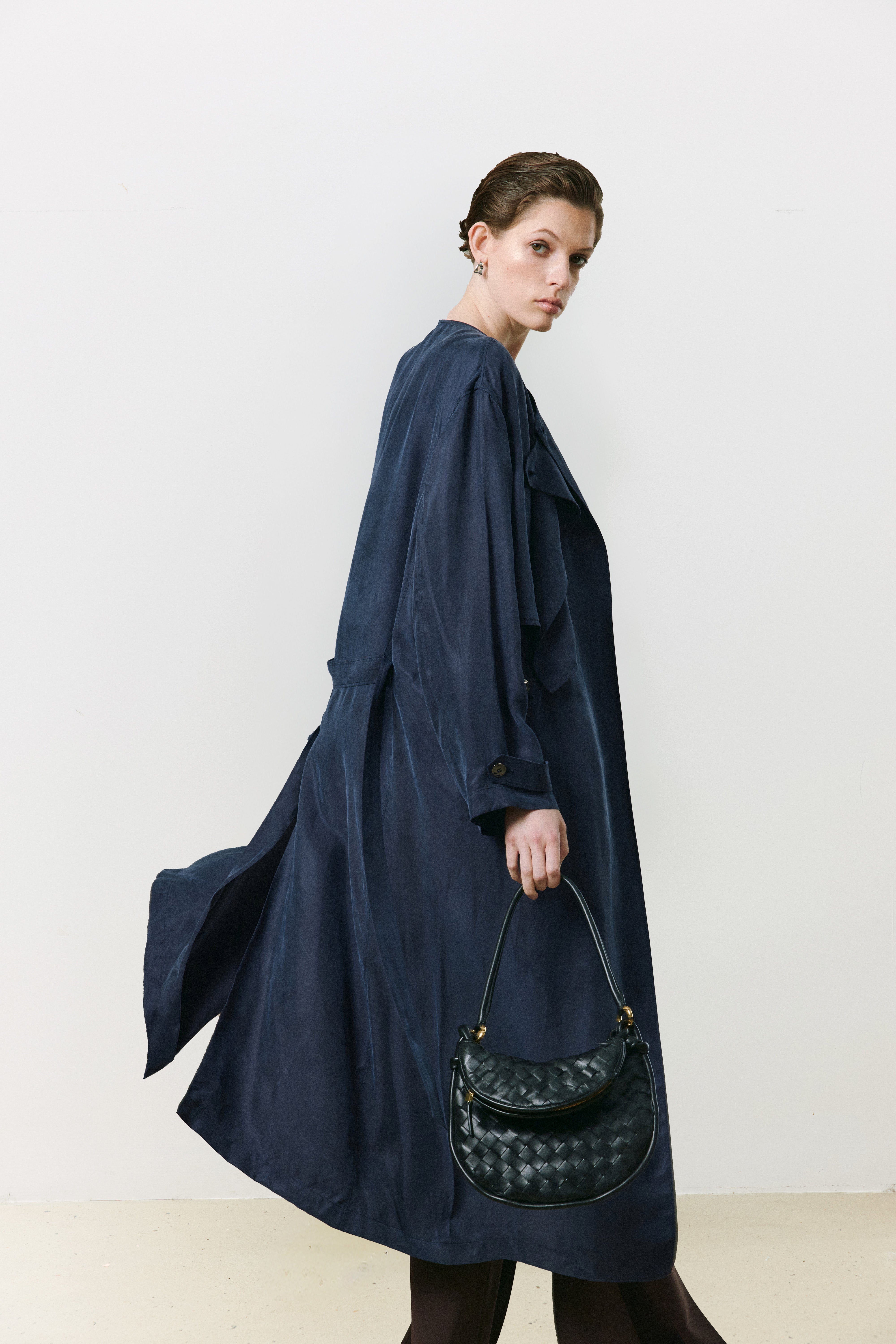 Relaxed Lightweight Cupro Fluid Trench