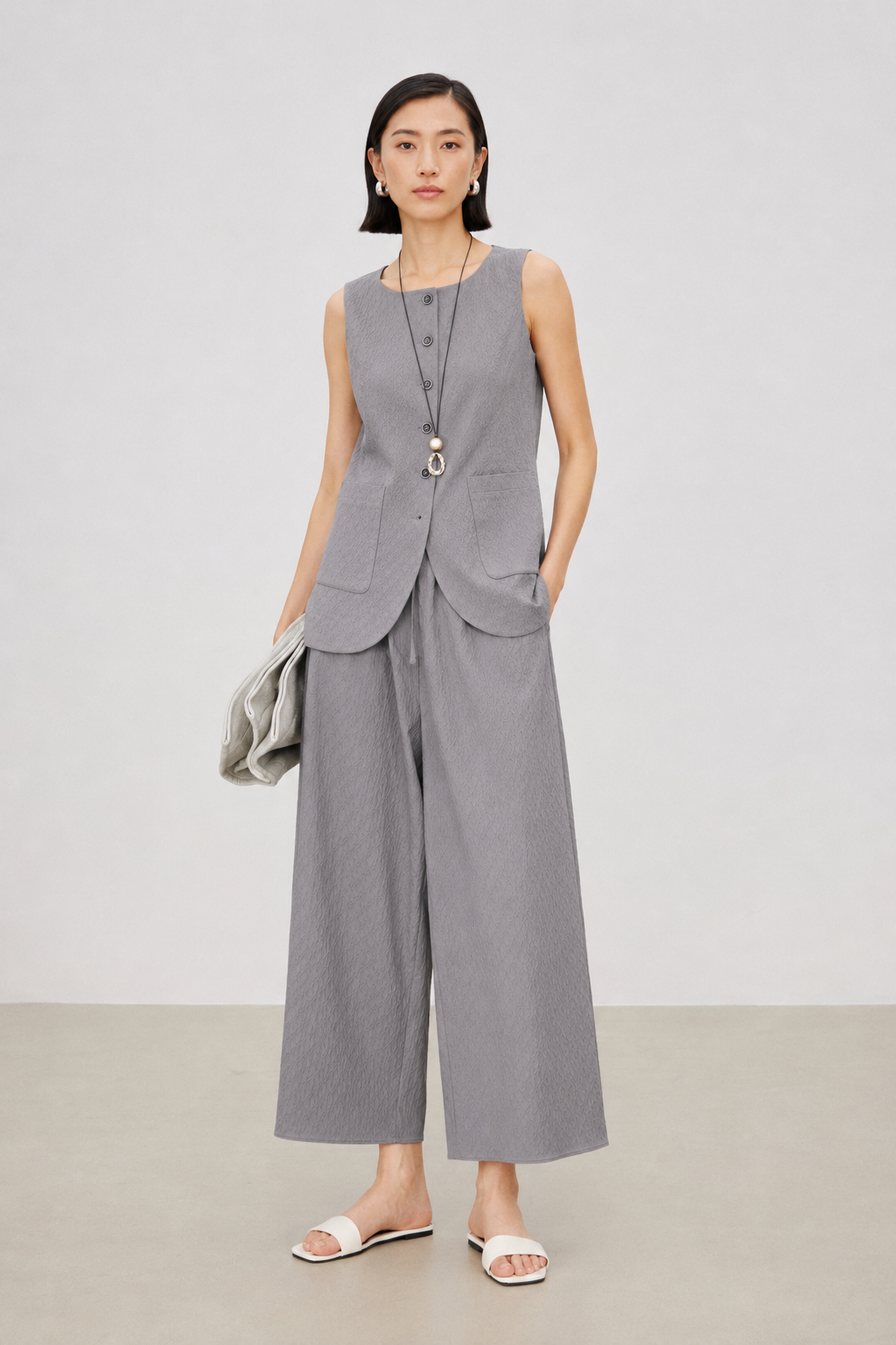 Elastic-Waist Wool-Blend Cropped Barrel Pants