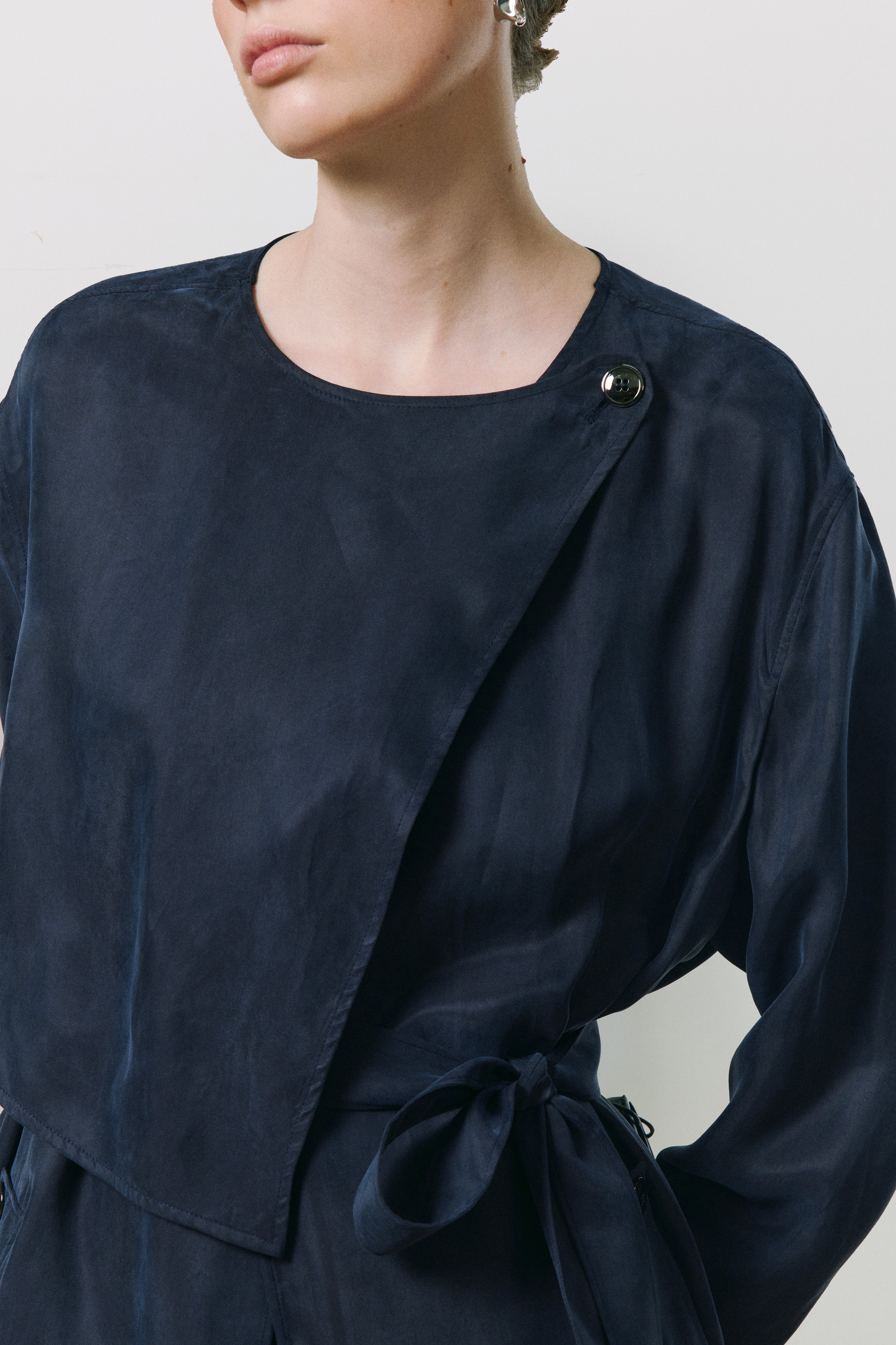 Relaxed Lightweight Cupro Fluid Trench