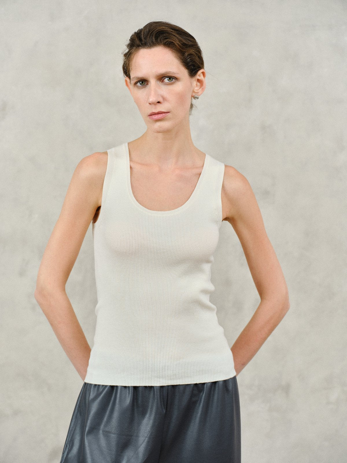 Marius Women's Scoop Neck Knit Vest