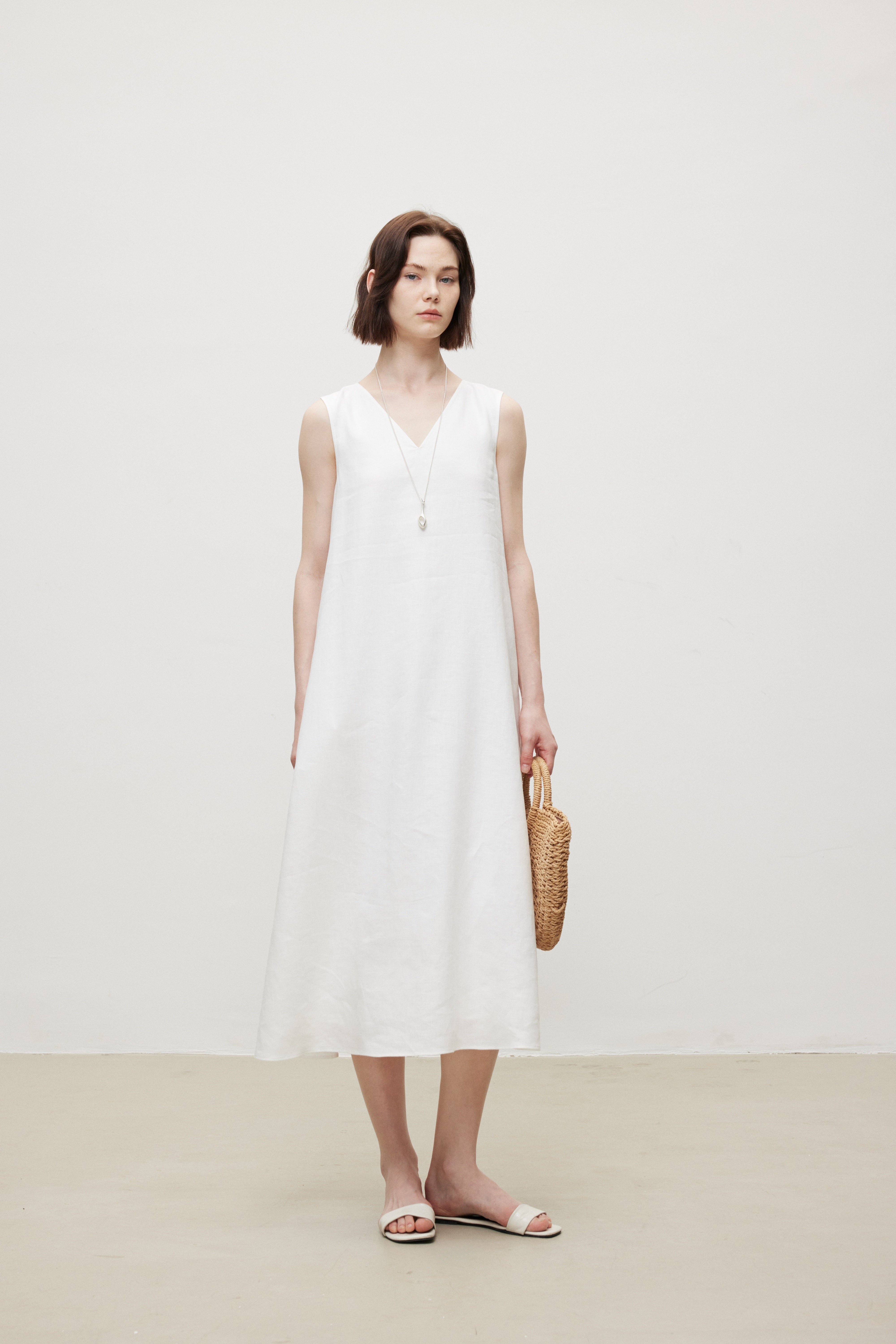 Linen V-Neck Sleeveless V-Neck Dress (Midi)