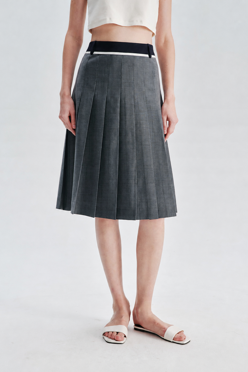 Contrast Waist Wool-Blend Pleated Skirt