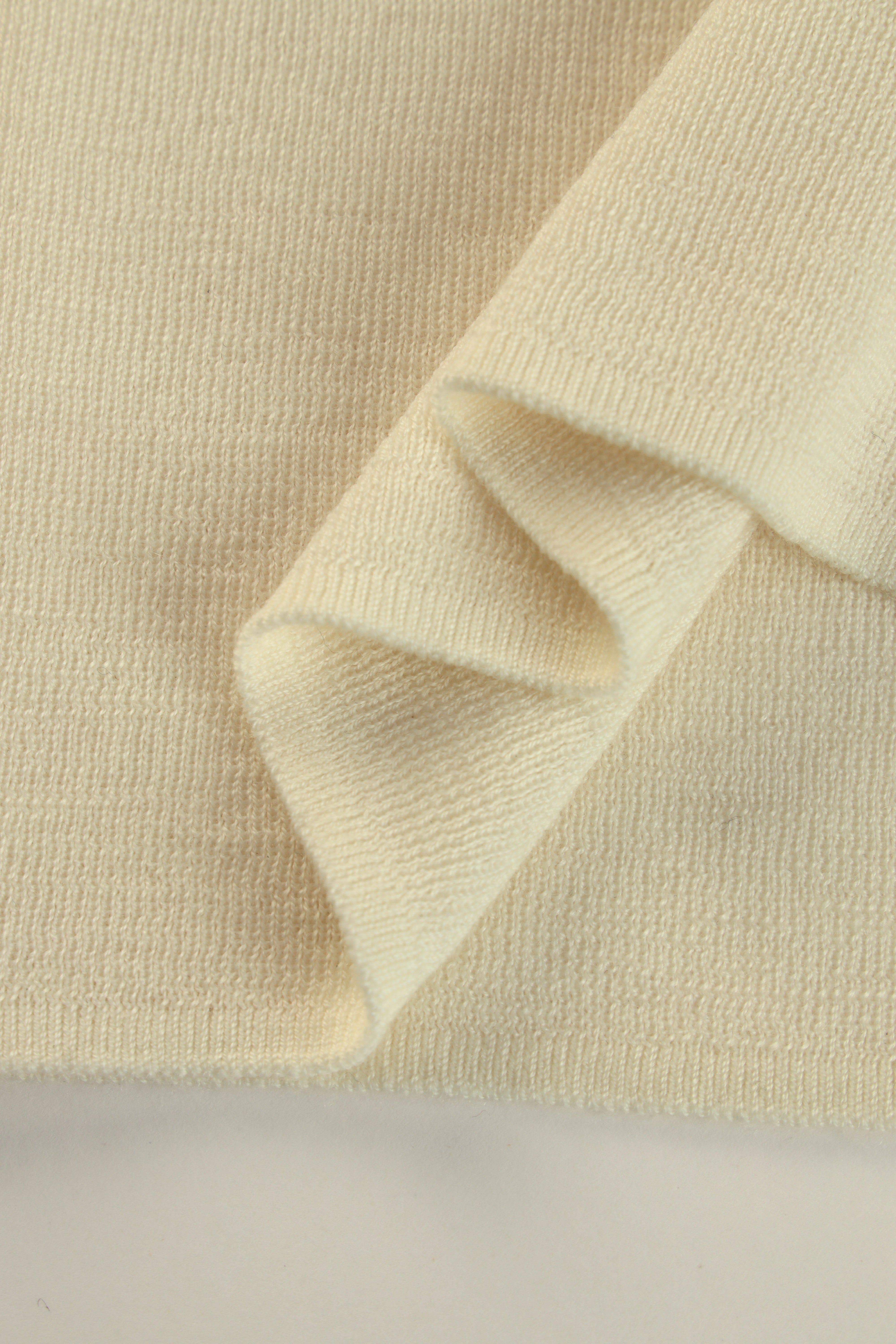 German-Spun Seamless Fine Merino Wool Crewneck Knit Top