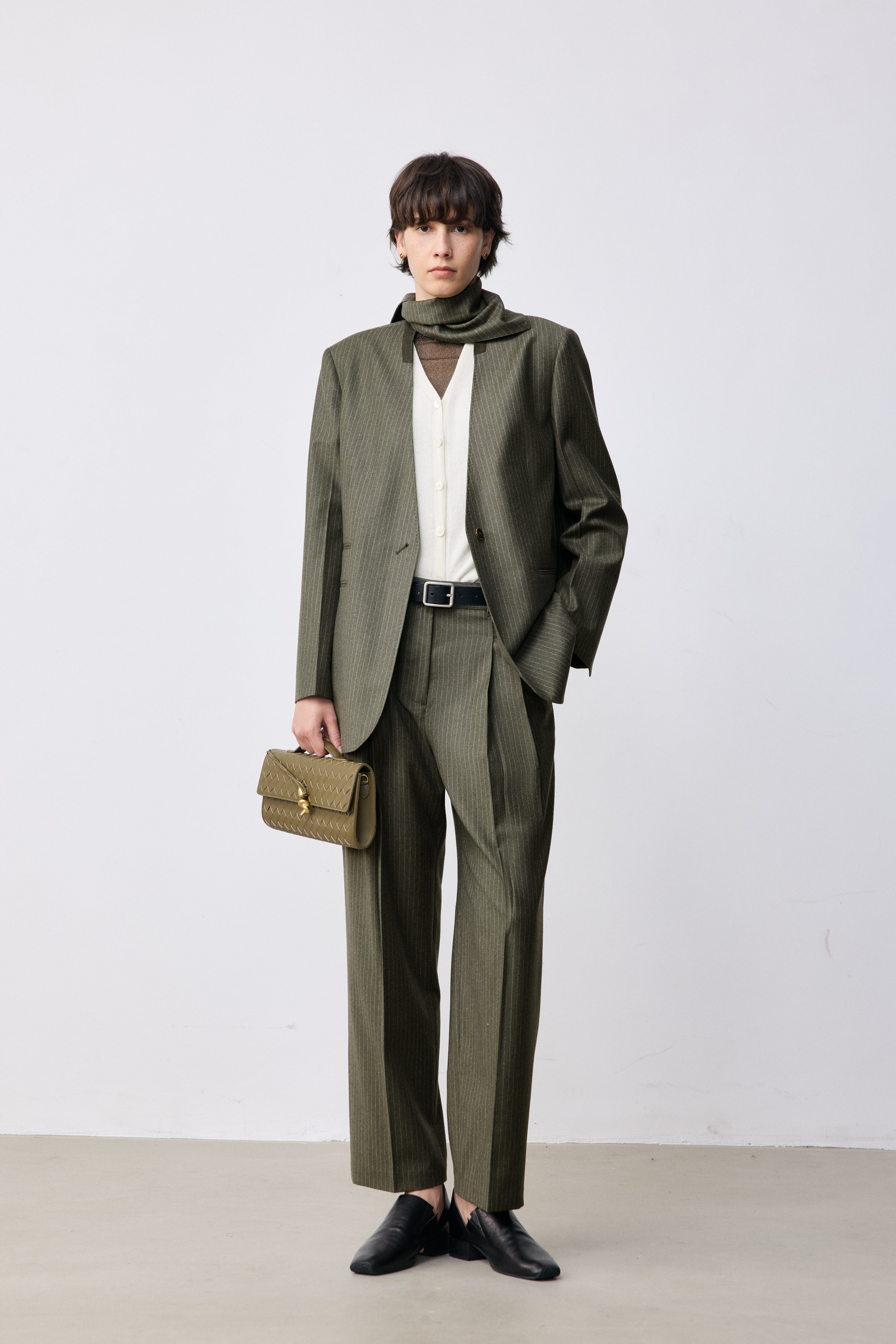 Classic Cropped Wool Cigarette Pleated Pants