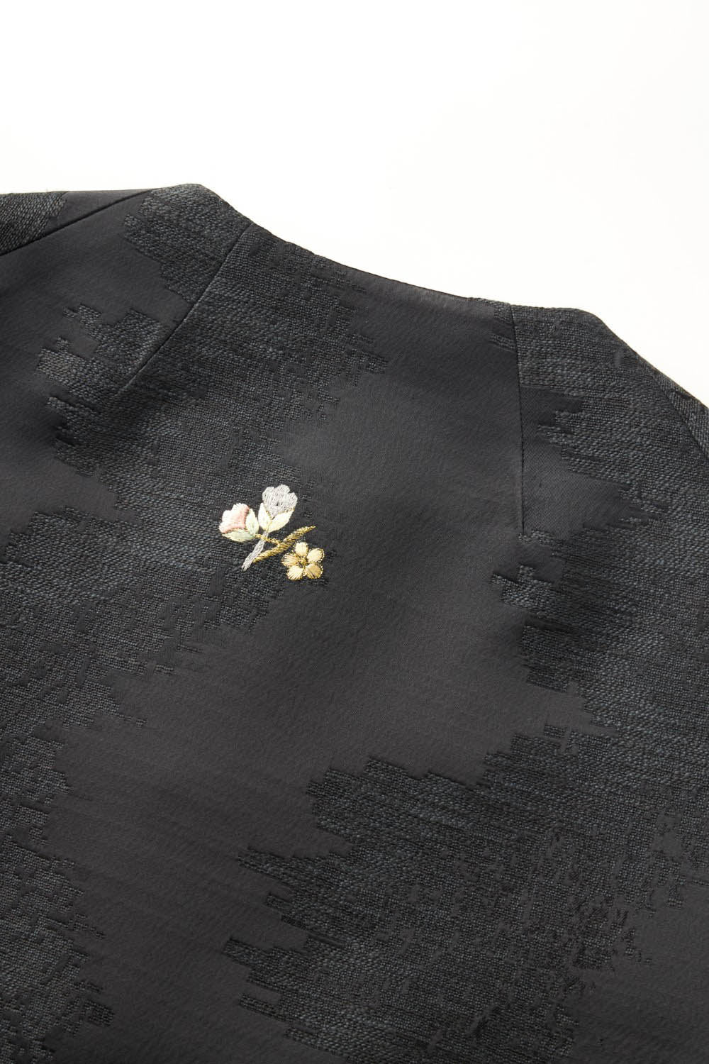 Floral Suzhou Embroidered Textured Cropped Jacket