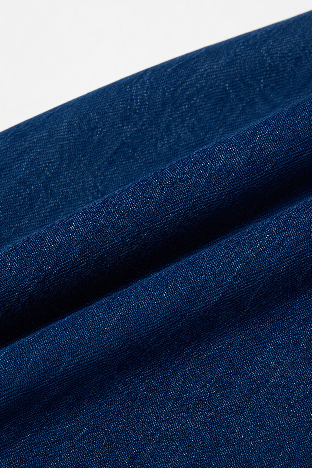 Relaxed Barrel-Leg Jeans