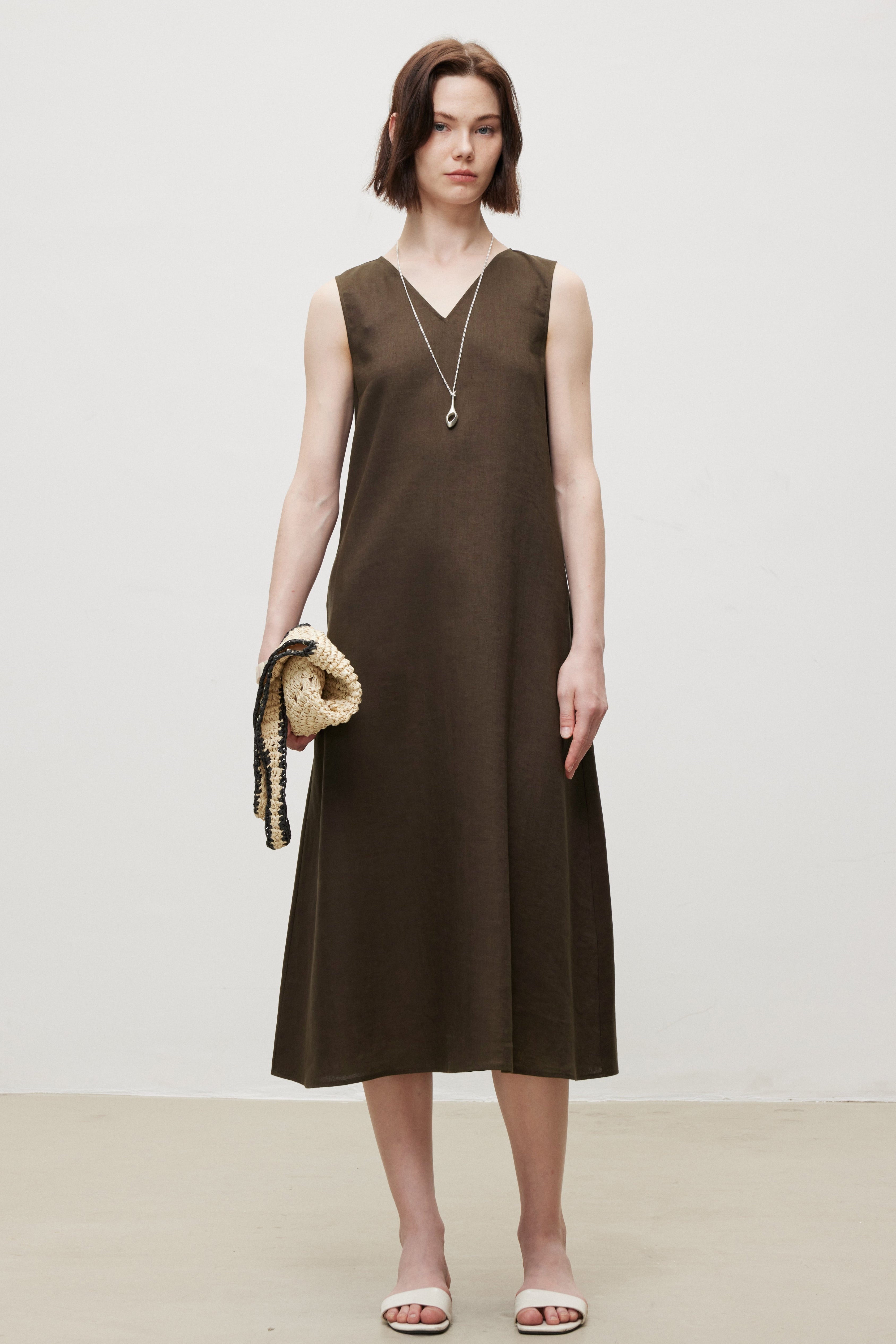 Linen V-Neck Sleeveless V-Neck Midi Dress