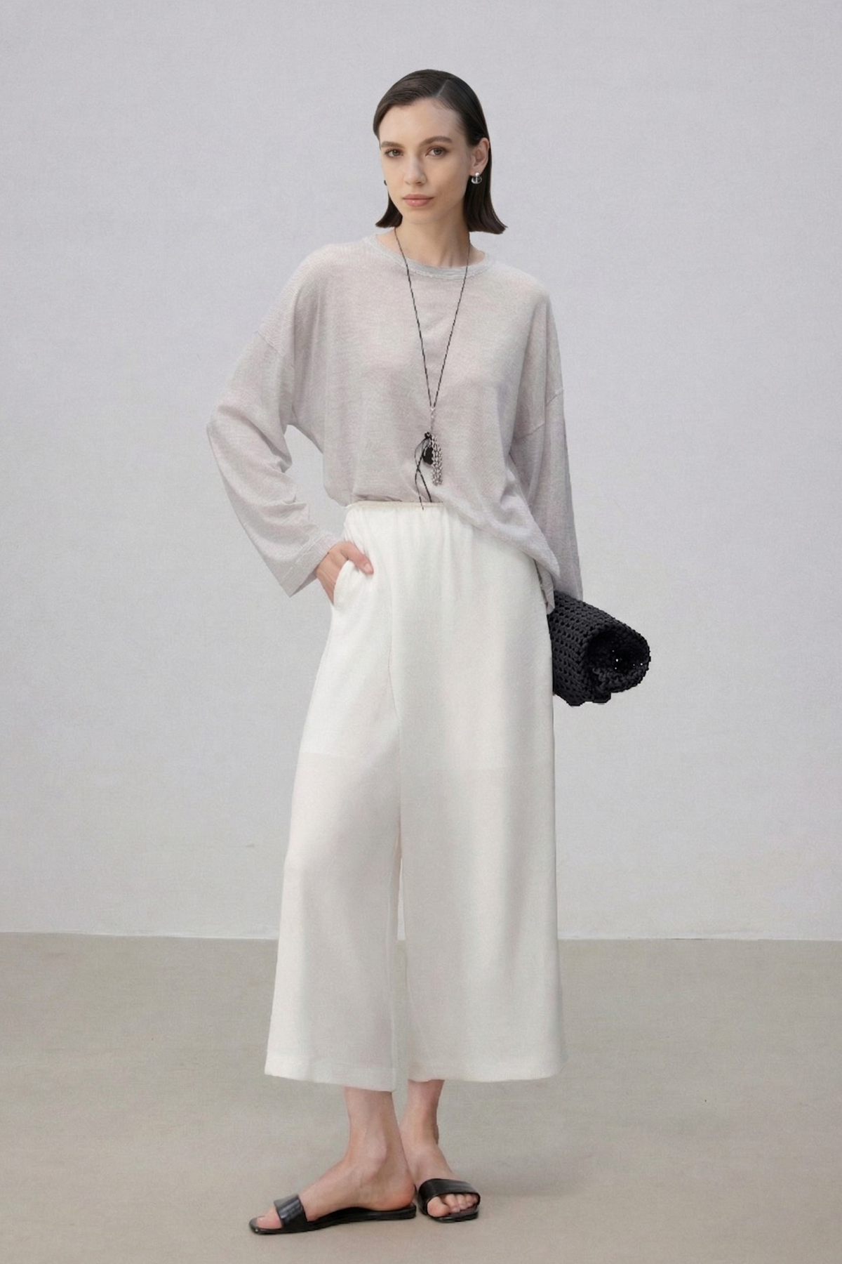 Lightweight Wool-Silk Crewneck Knit Pullover
