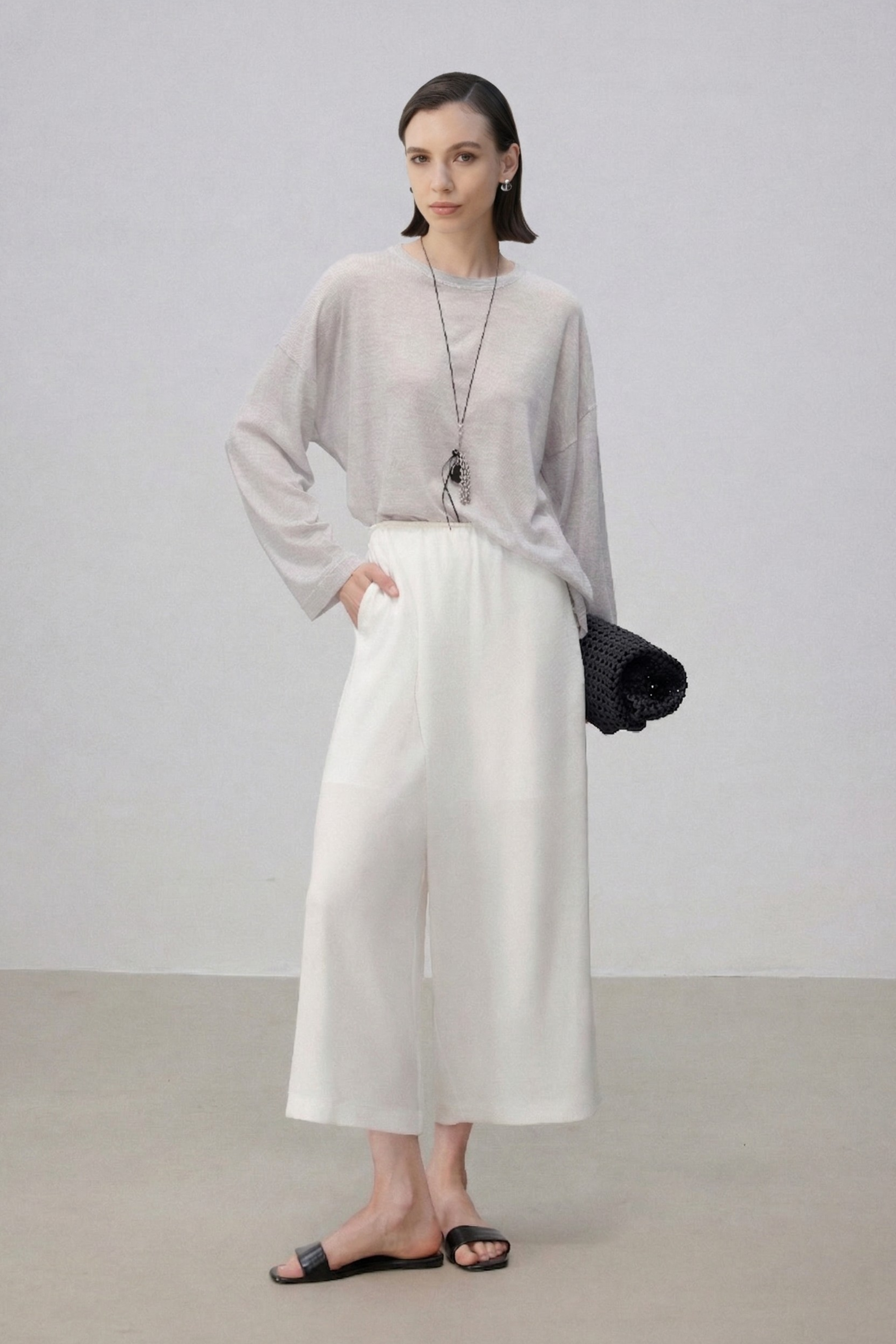 Lightweight Wool-Silk Crewneck Knit Pullover