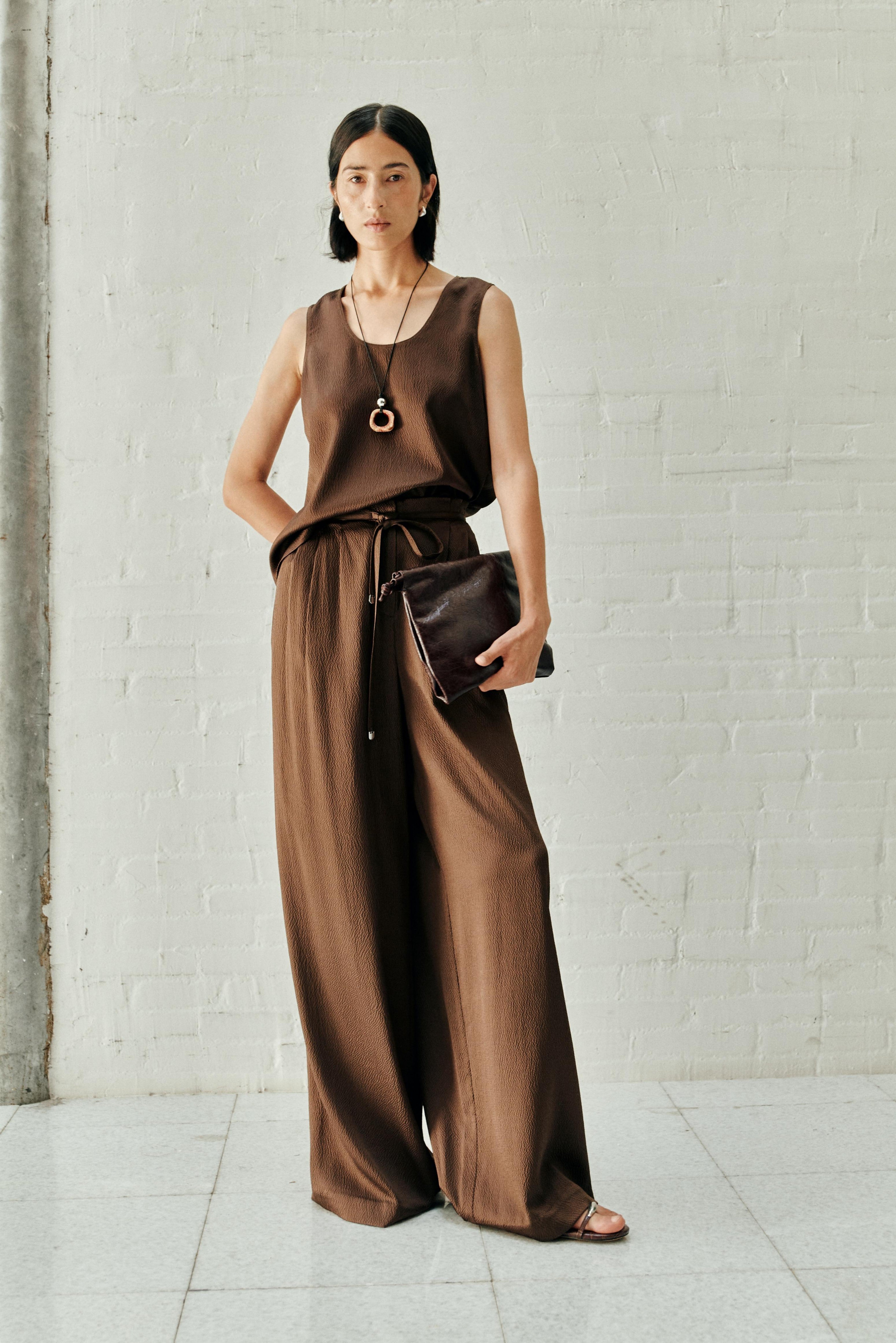 Minimal Pearl-Sheen Silk Satin Scoop-Neck Tank