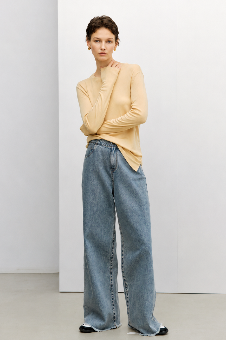 Tailored Straight-Leg Jeans with Frayed Hem