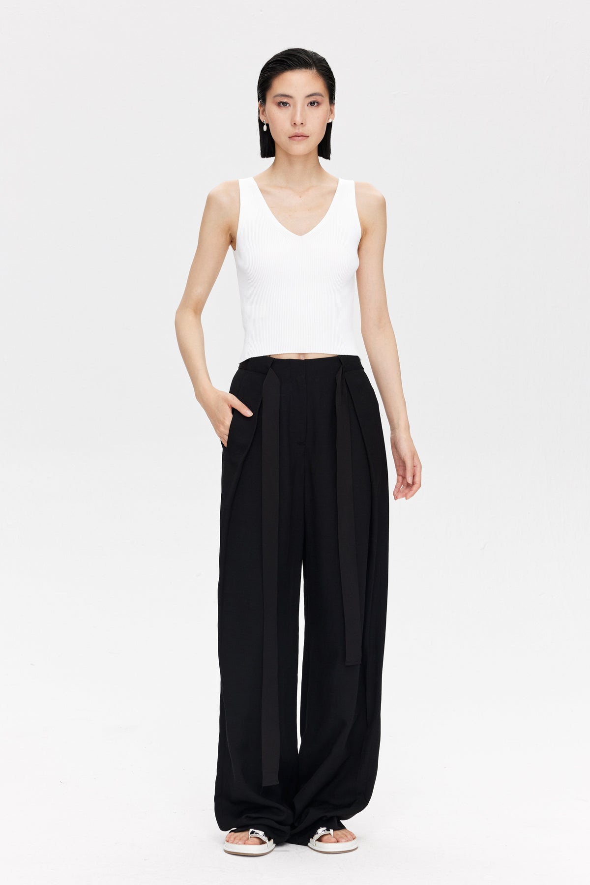 Linen-Blend Pleated Wide Leg Trousers