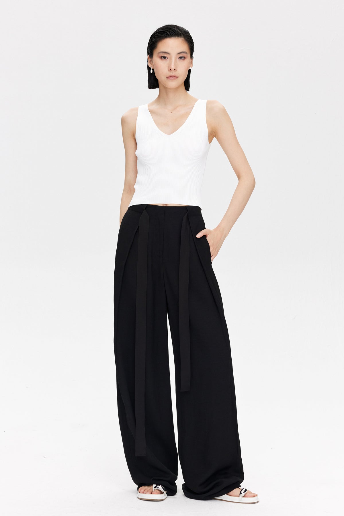 Linen-Blend Pleated Wide Leg Trousers