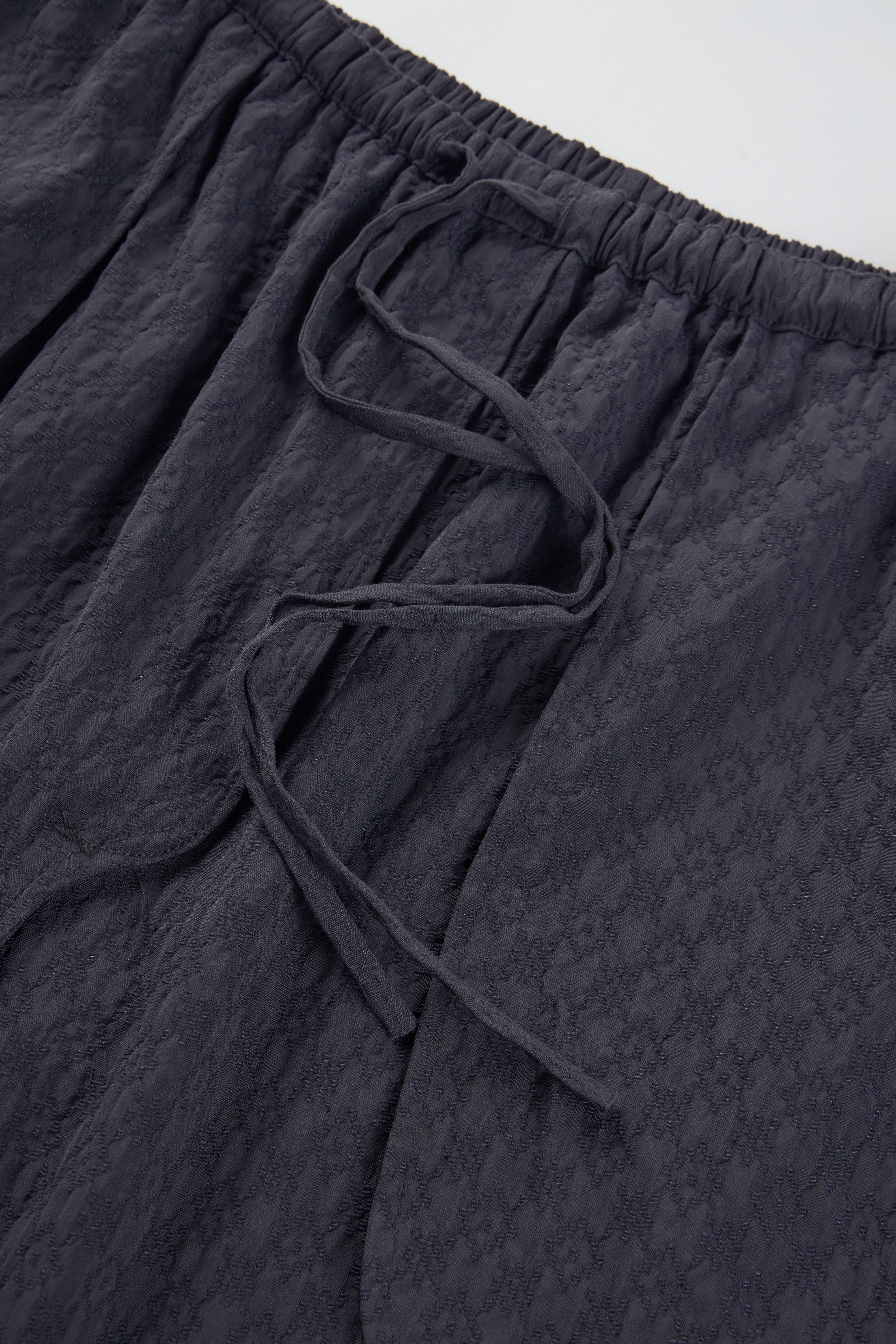 Elastic-Waist Wool-Blend Cropped Barrel Pants