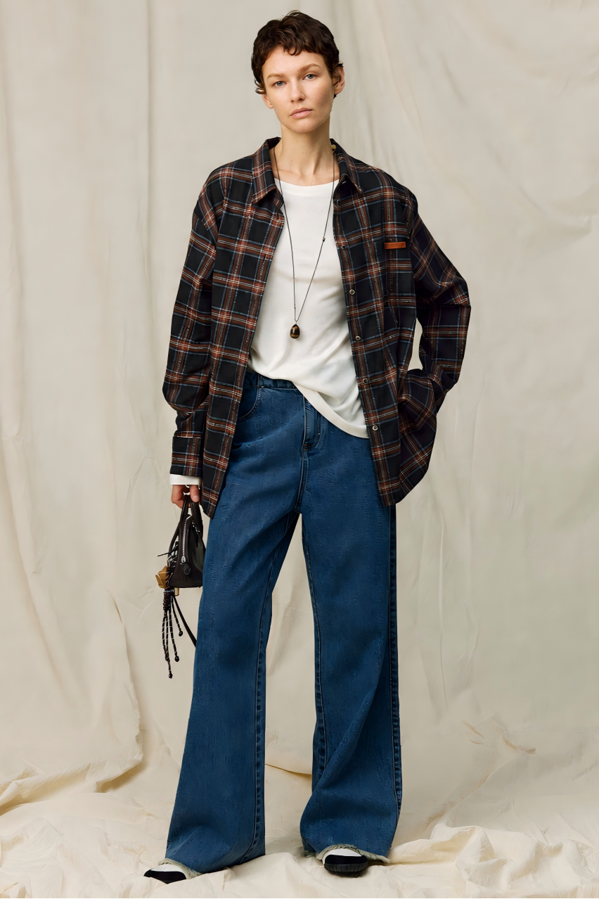 Tailored Straight-Leg Jeans with Frayed Hem