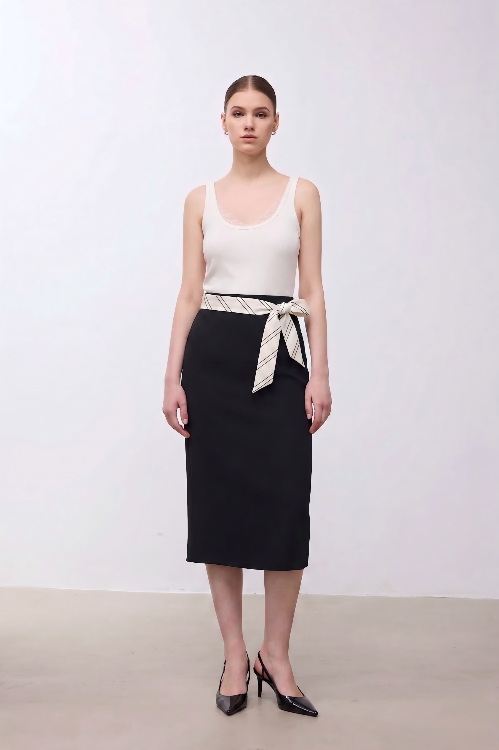 Marius Women's Minimalist Straight-Cut Skirt