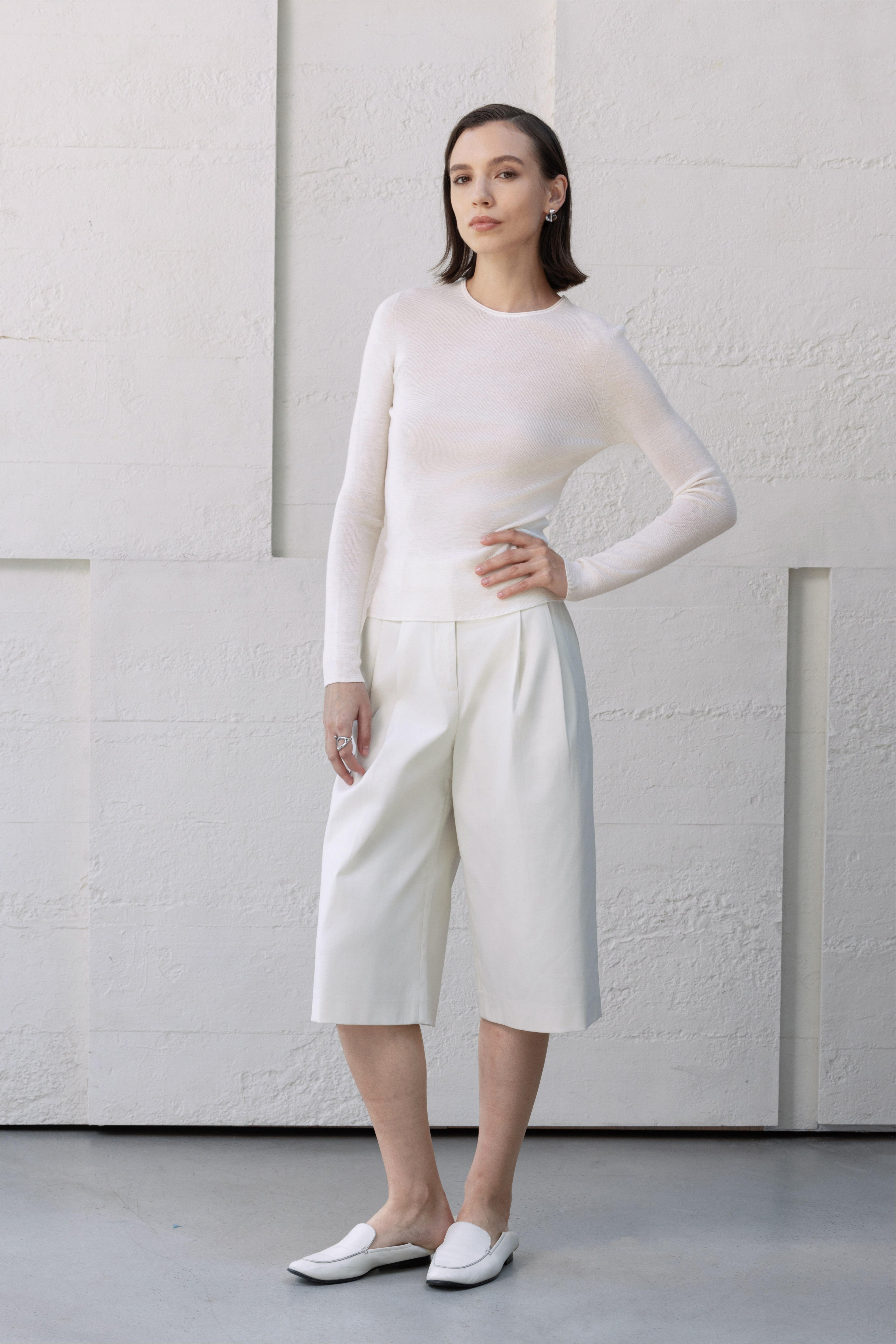 German-Spun Seamless Fine Merino Wool Crewneck Knit Top
