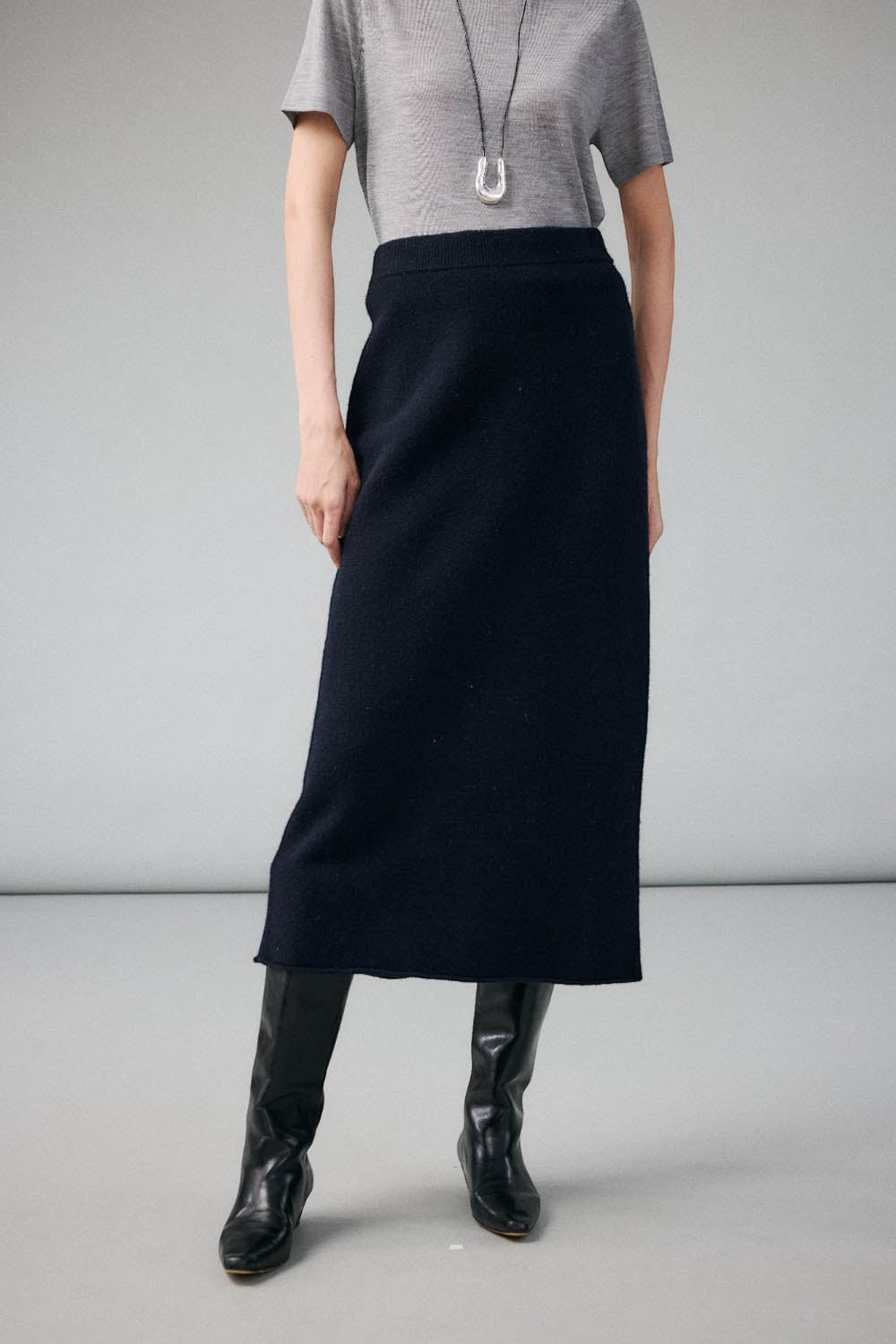Premium Yak Wool Straight-Cut Knit Skirt with Back Slit