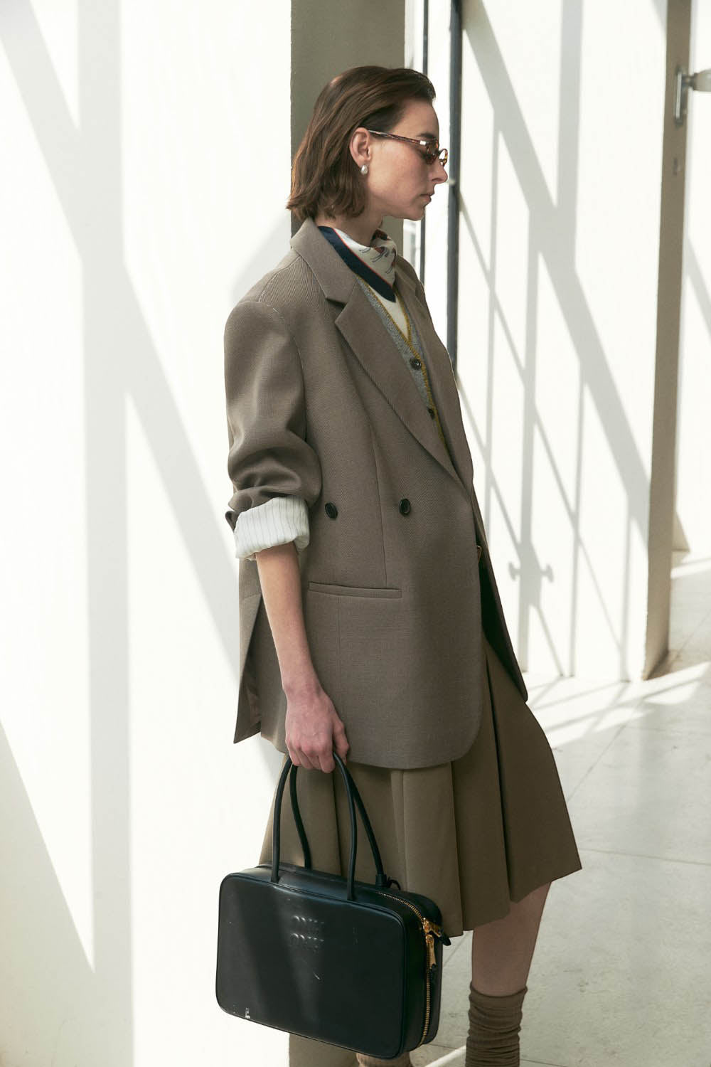 Wide-Shoulder Wool-Blend Tailored Blazer