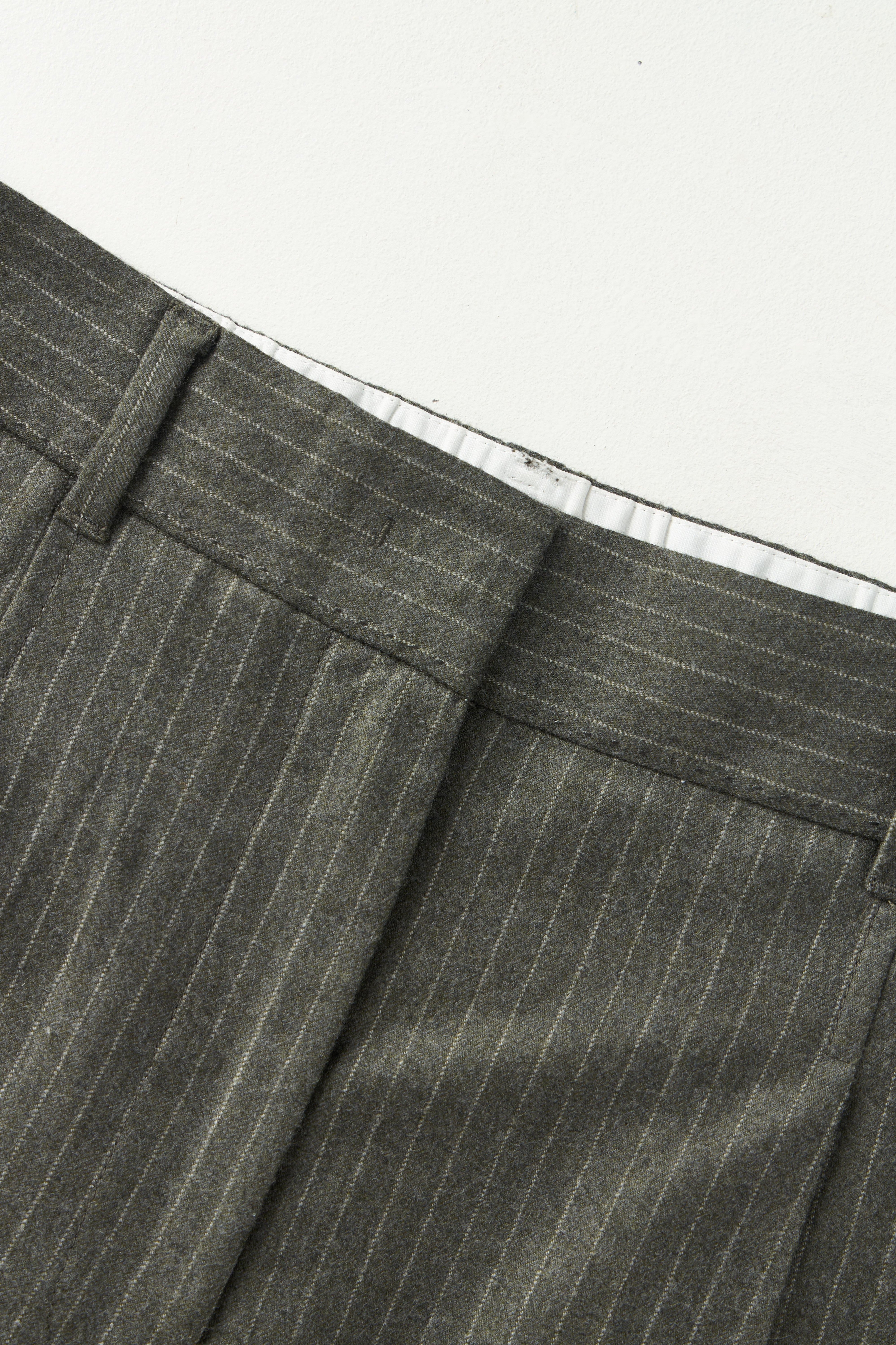Classic Cropped Wool Cigarette Pleated Pants
