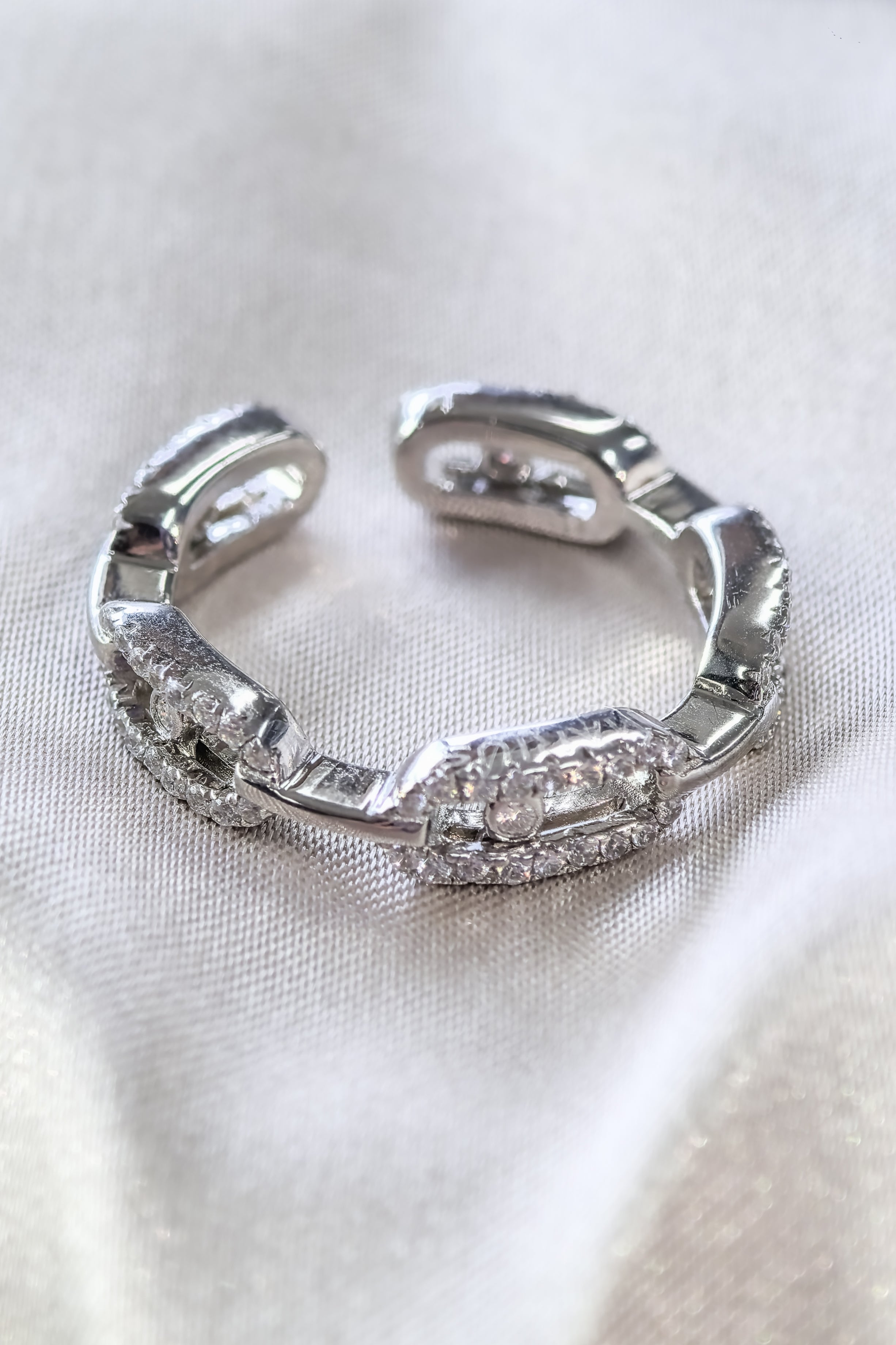 Multi-Diamond Hollow Ring